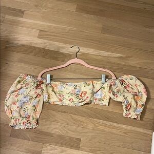 weworewhat Floral Off-Shoulder Crop Top Largs Bando top with ruffled sleeves